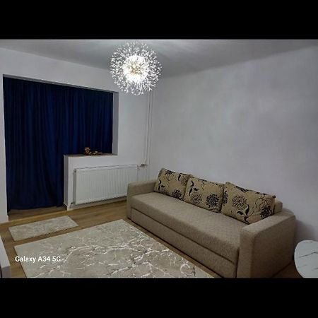 Appartement Garsoniera Luminoasa à Craiova Extérieur photo