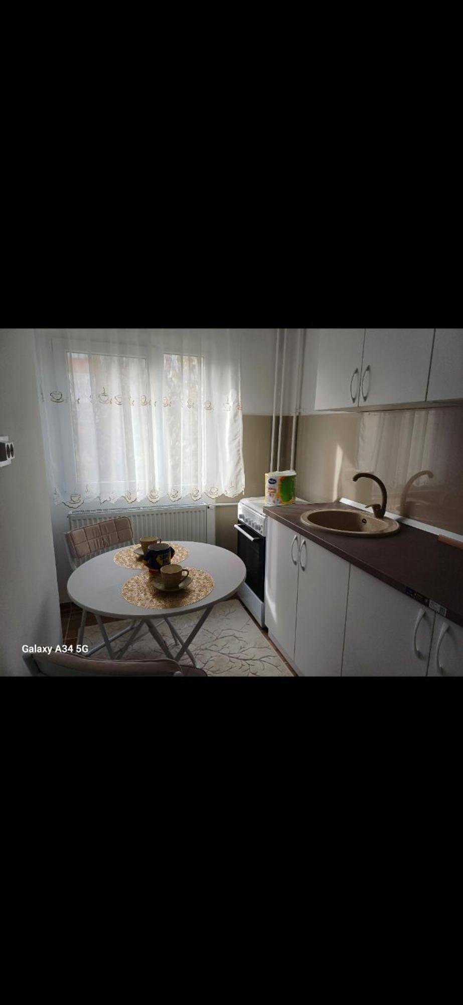 Appartement Garsoniera Luminoasa à Craiova Extérieur photo
