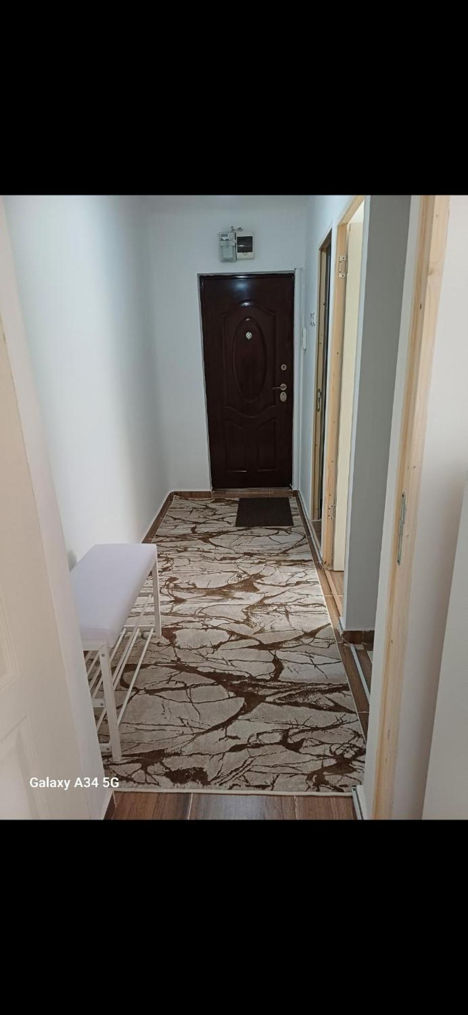 Appartement Garsoniera Luminoasa à Craiova Extérieur photo