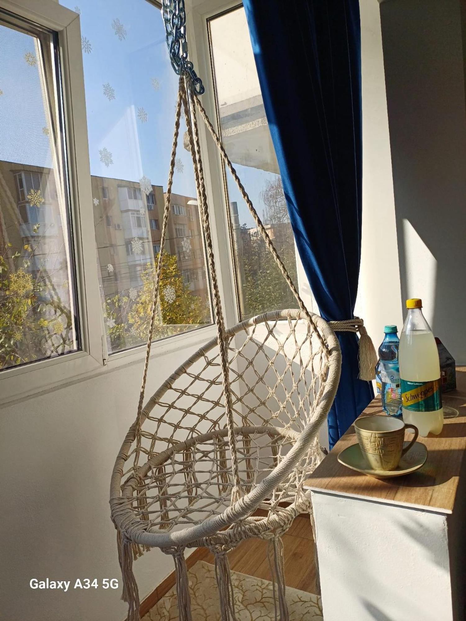 Appartement Garsoniera Luminoasa à Craiova Extérieur photo